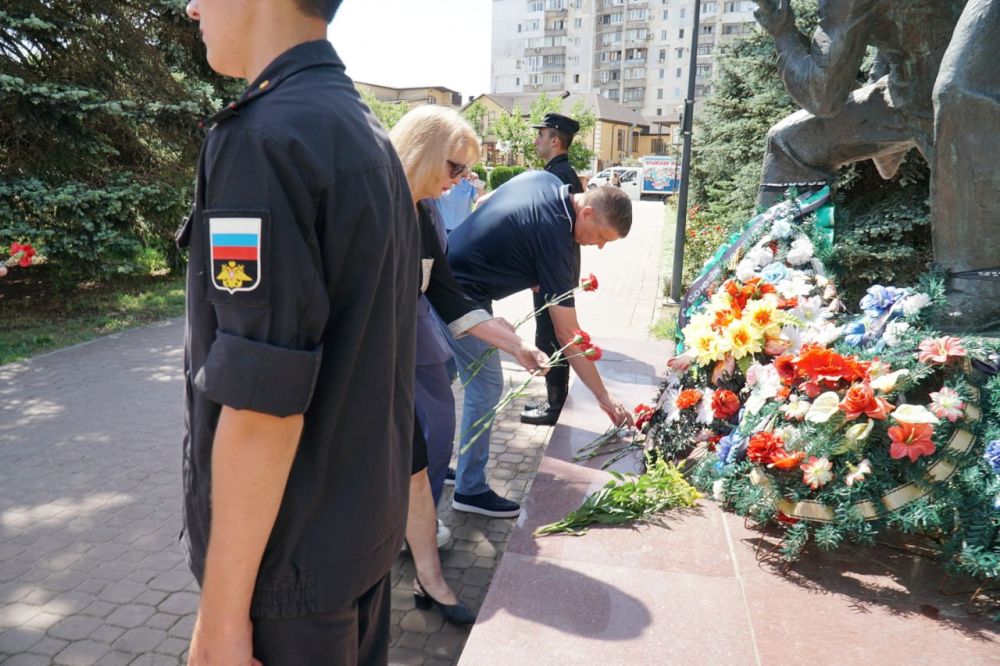 В Евпатории прошли мероприятия, посвященные Дню памяти и скорби В Евпатории прошли мероприятия, посвященные Дню памяти и скорби