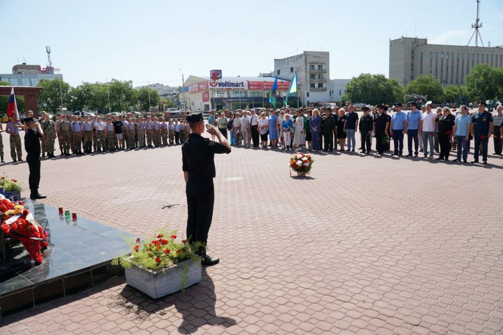 В Евпатории прошли мероприятия, посвященные Дню памяти и скорби В Евпатории прошли мероприятия, посвященные Дню памяти и скорби