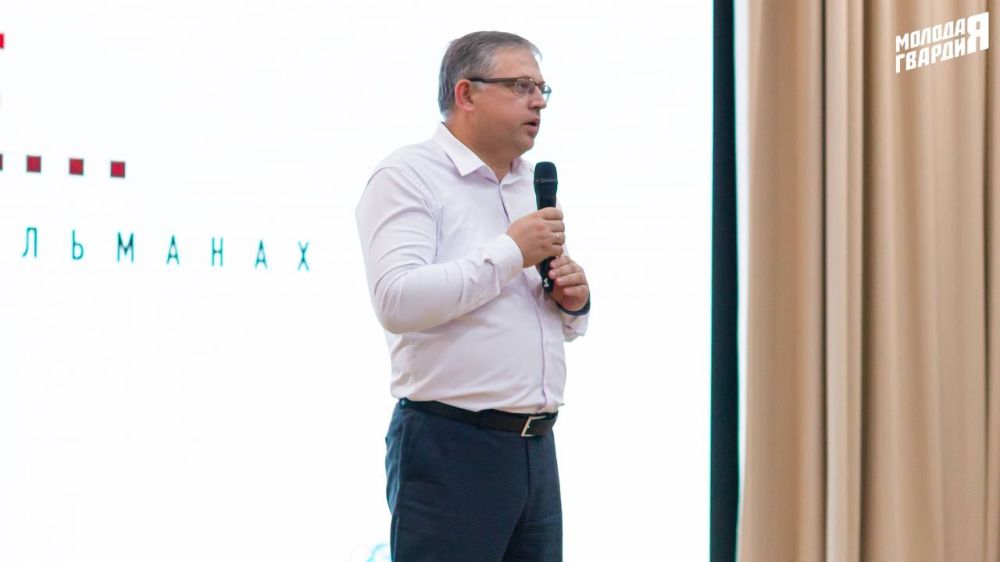 Активисты «Молодой Гвардии» Симферополя посетили премьеру фильма на тему Специальной военной операции Активисты «Молодой Гвардии» Симферополя посетили премьеру фильма на тему Специальной военной операции