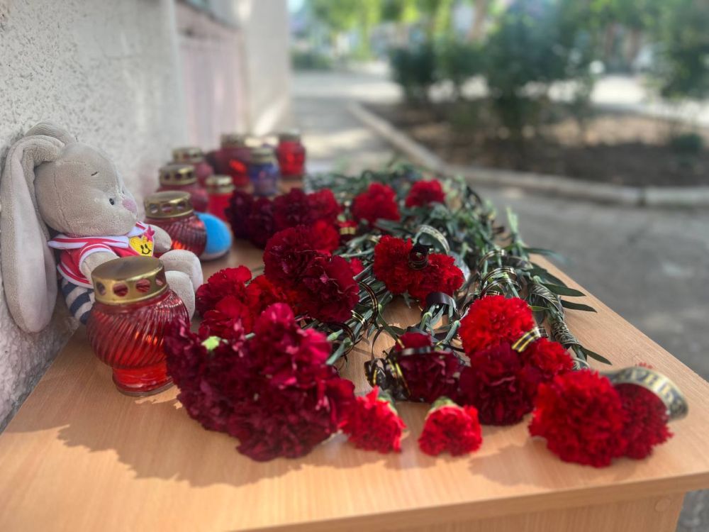 Сегодня в Крыму день траура по погибшим в Севастополе Сегодня в Крыму день траура по погибшим в Севастополе