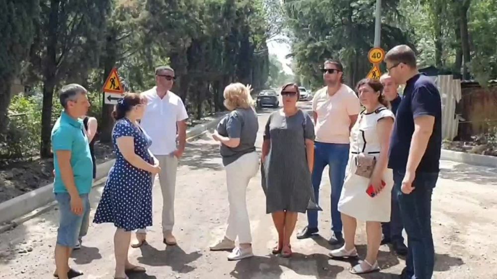 Янина Павленко: Сегодня же инспектирую ремонт дорог — выехала по обращению граждан на улицу Строителей