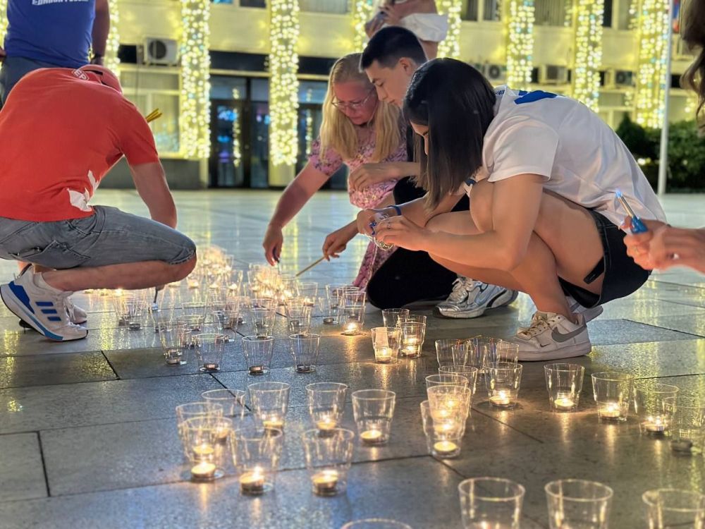 Сегодня в Крыму день траура по погибшим в Севастополе Сегодня в Крыму день траура по погибшим в Севастополе