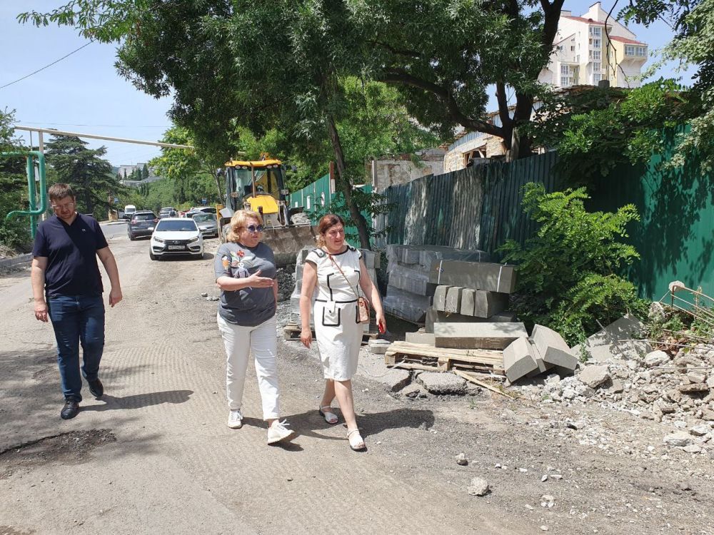 Янина Павленко: Сегодня же инспектирую ремонт дорог — выехала по обращению граждан на улицу Строителей Янина Павленко: Сегодня же инспектирую ремонт дорог — выехала по обращению граждан на улицу Строителей