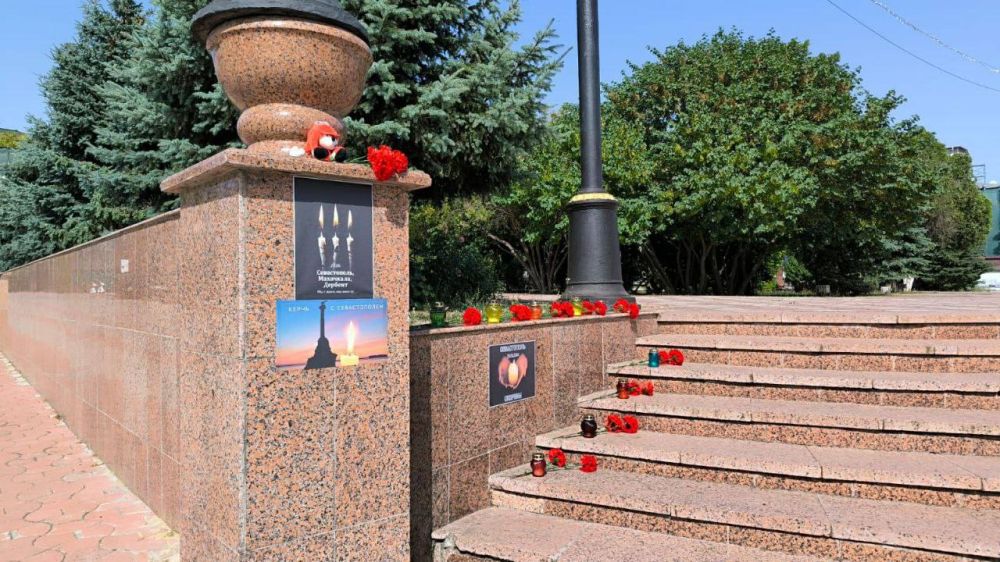 Святослав Брусаков: #Керчь_с_Севастополем. 24 июня в Крыму объявлено Днем траура. Керчь скорбит по погибшим в Севастополе Святослав Брусаков: #Керчь_с_Севастополем. 24 июня в Крыму объявлено Днем траура. Керчь скорбит по погибшим в Севастополе