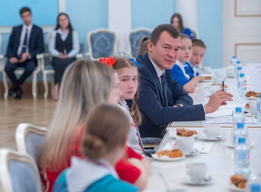 Михаил Дегтярёв: Сегодня в Минспорте встретился с ребятами - участниками Всероссийского фестиваля спортивных агитбригад «Герои спорта - Герои страны»