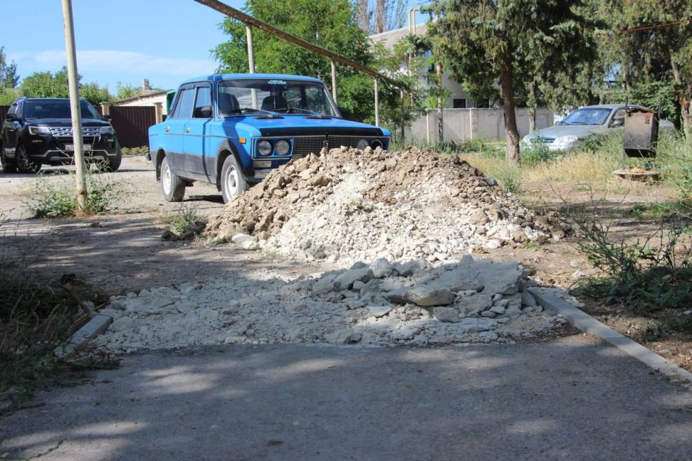 #в_диалоге_с_керчанами. Городские власти встретились с жителями МКД по ул. орького, 27. а встрече присутствовали заместитель... #в_диалоге_с_керчанами. Городские власти встретились с жителями МКД по ул. орького, 27. а встрече присутствовали заместитель...
