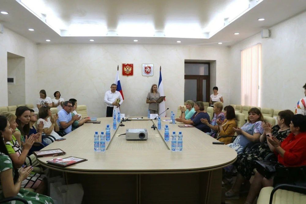 В Министерстве образования, науки и молодежи Республики Крым состоялось награждение победителей регионального этапа... В Министерстве образования, науки и молодежи Республики Крым состоялось награждение победителей регионального этапа...
