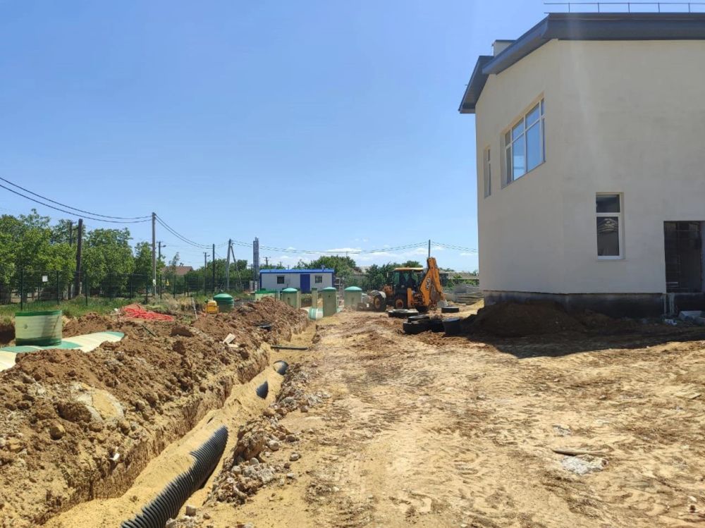В селе Амурское Красногвардейского района продолжается строительство детского сада на 280 мест В селе Амурское Красногвардейского района продолжается строительство детского сада на 280 мест