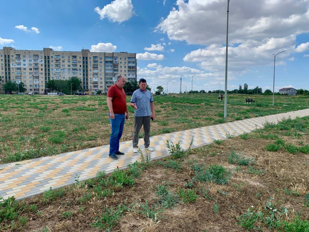 Василий Телиженко: Друзья, мы с вами живем в прекрасном и уютном городе, и наша общая цель сделать Армянск еще более ухоженным и красивым Василий Телиженко: Друзья, мы с вами живем в прекрасном и уютном городе, и наша общая цель сделать Армянск еще более ухоженным и красивым