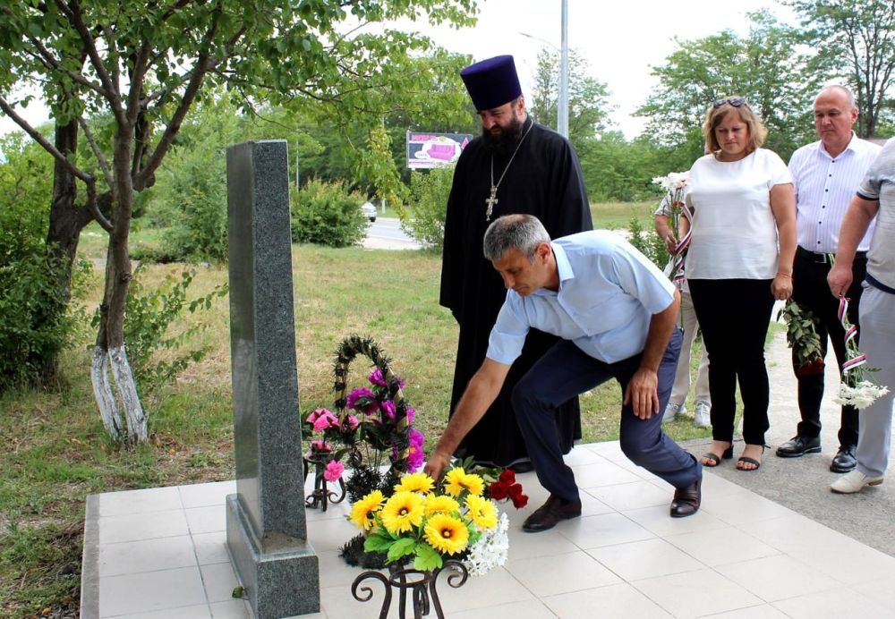 25 июня 2024 года в Белогорском районе состоялась церемония возложения цветов к памятнику невинным жертвам тоталитарного режима 25 июня 2024 года в Белогорском районе состоялась церемония возложения цветов к памятнику невинным жертвам тоталитарного режима