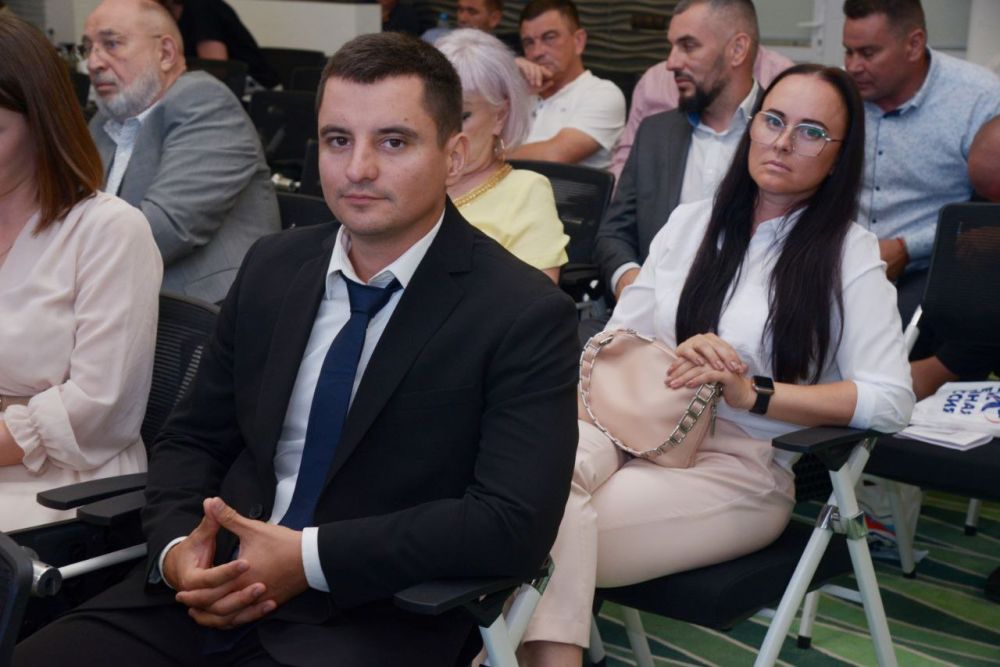 Эммилия Леонова: Провела заседание XIV Конференции Евпаторийского местного отделения Партии «Единая Россия» Эммилия Леонова: Провела заседание XIV Конференции Евпаторийского местного отделения Партии «Единая Россия»