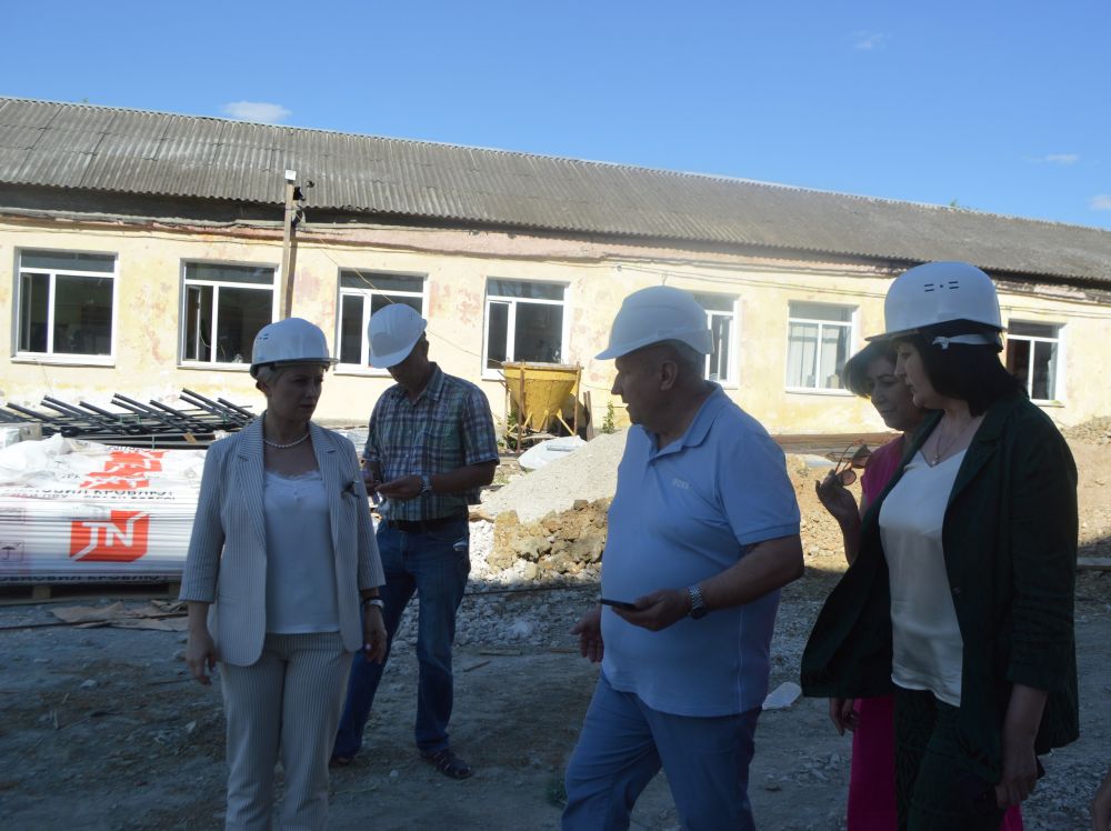 Валентина Лаврик: Проверила ход строительства блока начальных корпусов МБОУ "Таврическая школа-гимназия № 20 имени Святителя Луки Крымского" Валентина Лаврик: Проверила ход строительства блока начальных корпусов МБОУ "Таврическая школа-гимназия № 20 имени Святителя Луки Крымского"