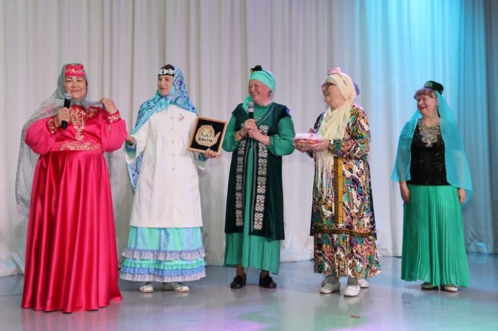 В Доме Дружбы народов Татарстана состоялся благотворительный концерт «Сабантуй» фольклорного коллектива крымско-татарской культуры «Къара-Дагъ» и коллектива крымско-татарской культуры «Яшлыкъ» из Феодосии В Доме Дружбы народов Татарстана состоялся благотворительный концерт «Сабантуй» фольклорного коллектива крымско-татарской культуры «Къара-Дагъ» и коллектива крымско-татарской культуры «Яшлыкъ» из Феодосии