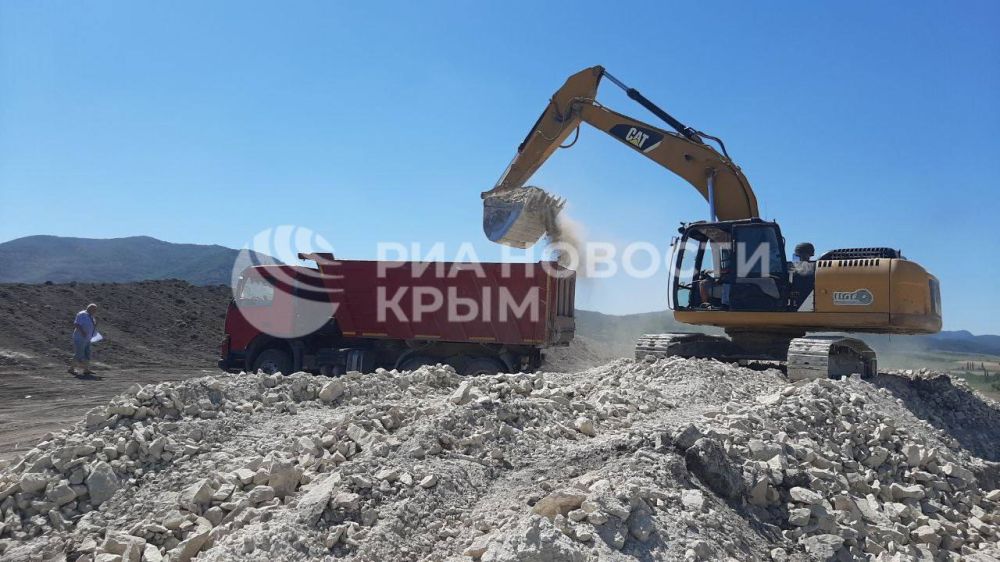 В Крыму строят дорогу, которая соединит "Тавриду" с курортами востока полуострова В Крыму строят дорогу, которая соединит "Тавриду" с курортами востока полуострова
