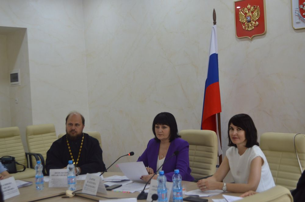Валентина Лаврик: Проведено заседание Организационных комитетов по подготовке и проведению в 2024 году в Республике Крым Дня семьи, любви и верности, Года семьи Валентина Лаврик: Проведено заседание Организационных комитетов по подготовке и проведению в 2024 году в Республике Крым Дня семьи, любви и верности, Года семьи