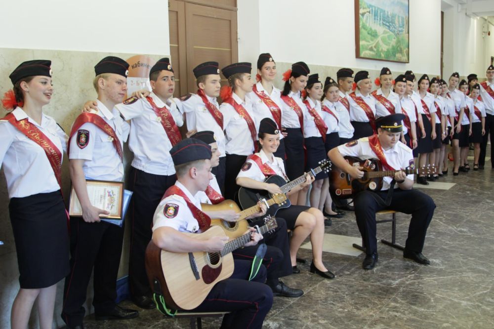 В Севастополе состоялся торжественный выпуск кадет органов внутренних дел В Севастополе состоялся торжественный выпуск кадет органов внутренних дел