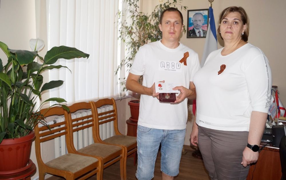 Первый заместитель главы администрации Советского района Валентина Орехова вручила Памятные медали «80 лет освобождения... Первый заместитель главы администрации Советского района Валентина Орехова вручила Памятные медали «80 лет освобождения...