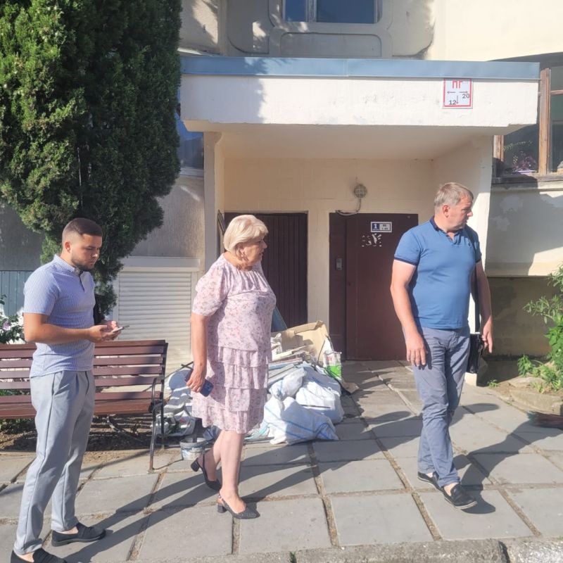 Галина Огнёва: Сегодня утром проверила санитарное состояние и работу дворников на улице Октябрьской Галина Огнёва: Сегодня утром проверила санитарное состояние и работу дворников на улице Октябрьской