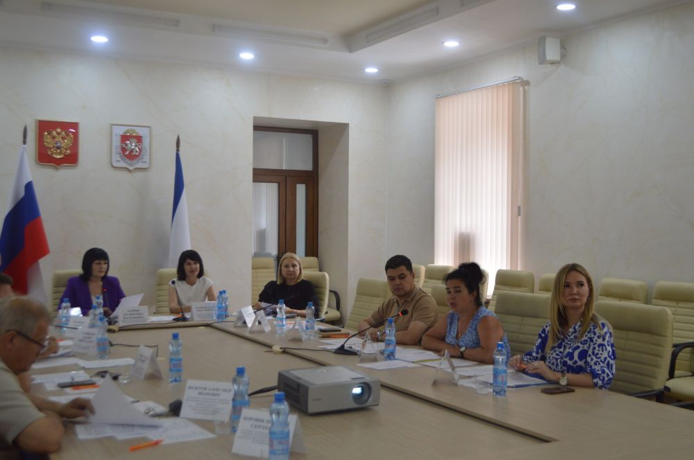 Валентина Лаврик: Проведено заседание Организационных комитетов по подготовке и проведению в 2024 году в Республике Крым Дня семьи, любви и верности, Года семьи Валентина Лаврик: Проведено заседание Организационных комитетов по подготовке и проведению в 2024 году в Республике Крым Дня семьи, любви и верности, Года семьи