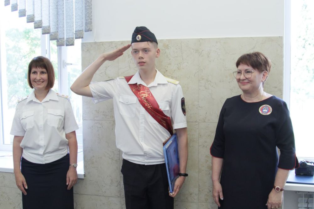 В Севастополе состоялся торжественный выпуск кадет органов внутренних дел В Севастополе состоялся торжественный выпуск кадет органов внутренних дел