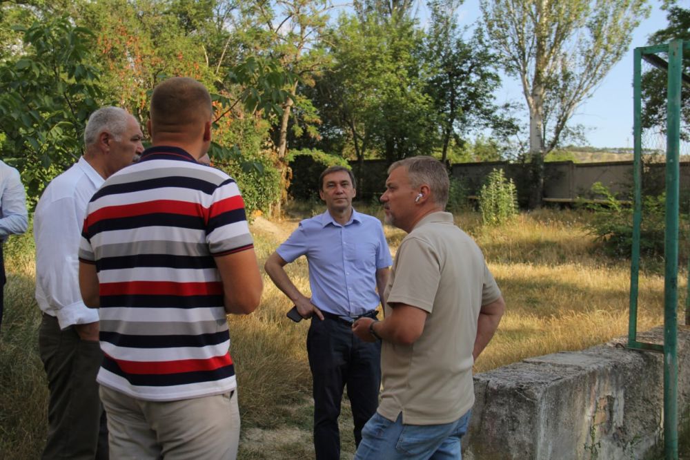 Игорь Ткаченко: Жилой микрорайон на ул. елнокова — один из спальных районов Феодосии, где проживает большое число горожан Игорь Ткаченко: Жилой микрорайон на ул. елнокова — один из спальных районов Феодосии, где проживает большое число горожан