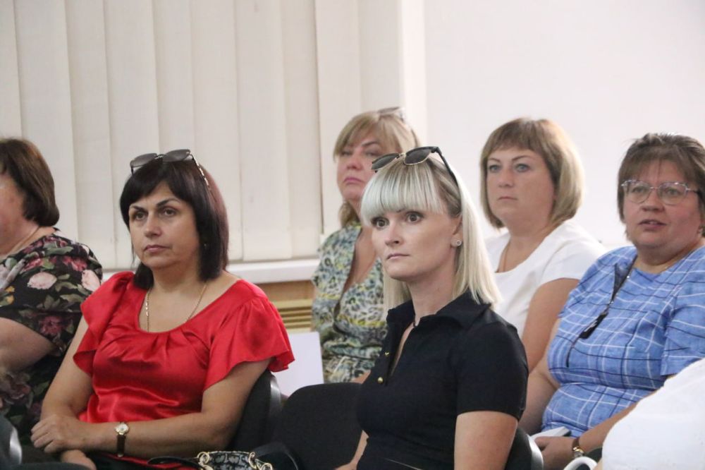 Ольга Урайкина: Еженедельное совещание при Главе муниципального образования началось с поздравления с днём рождения Гайдаревой Инны Анатольевны - управляющей делами Бахчисарайского районного совета! Ольга Урайкина: Еженедельное совещание при Главе муниципального образования началось с поздравления с днём рождения Гайдаревой Инны Анатольевны - управляющей делами Бахчисарайского районного совета!