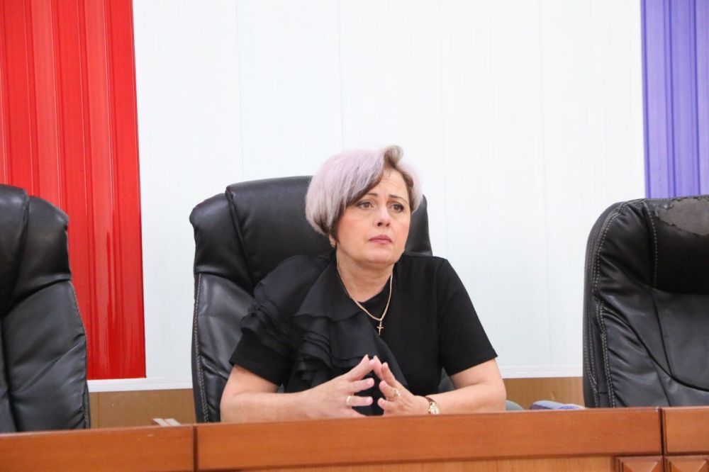 Ольга Урайкина: Еженедельное совещание при Главе муниципального образования началось с поздравления с днём рождения Гайдаревой Инны Анатольевны - управляющей делами Бахчисарайского районного совета! Ольга Урайкина: Еженедельное совещание при Главе муниципального образования началось с поздравления с днём рождения Гайдаревой Инны Анатольевны - управляющей делами Бахчисарайского районного совета!