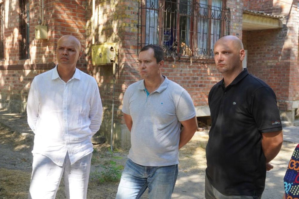 Святослав Брусаков: #в_диалоге_с_керчанами. Побывали совместно с депутатом Керченского городского совета Денисом КОЛЕСНИКОМ... Святослав Брусаков: #в_диалоге_с_керчанами. Побывали совместно с депутатом Керченского городского совета Денисом КОЛЕСНИКОМ...
