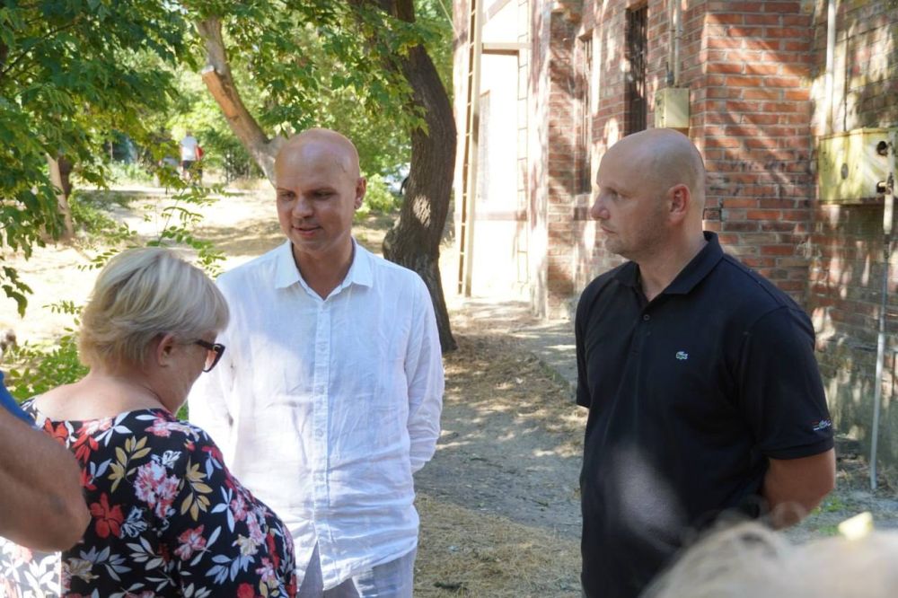 Святослав Брусаков: #в_диалоге_с_керчанами. Побывали совместно с депутатом Керченского городского совета Денисом КОЛЕСНИКОМ... Святослав Брусаков: #в_диалоге_с_керчанами. Побывали совместно с депутатом Керченского городского совета Денисом КОЛЕСНИКОМ...