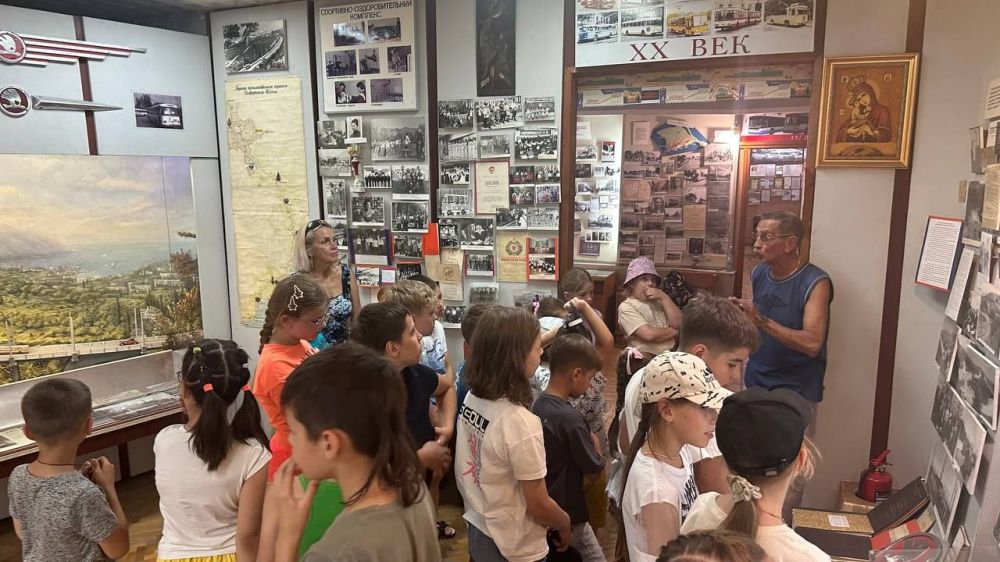 Музей ГУП РК "Крымтроллейбус" посетили группы школьников, мероприятие было приурочено к 10-летнему юбилею Министерства транспорта Республики Крым Надеемся, ребята унесли с собой новые полезные знания и впечатления! Музей ГУП РК "Крымтроллейбус" посетили группы школьников, мероприятие было приурочено к 10-летнему юбилею Министерства транспорта Республики Крым Надеемся, ребята унесли с собой новые полезные знания и впечатления!