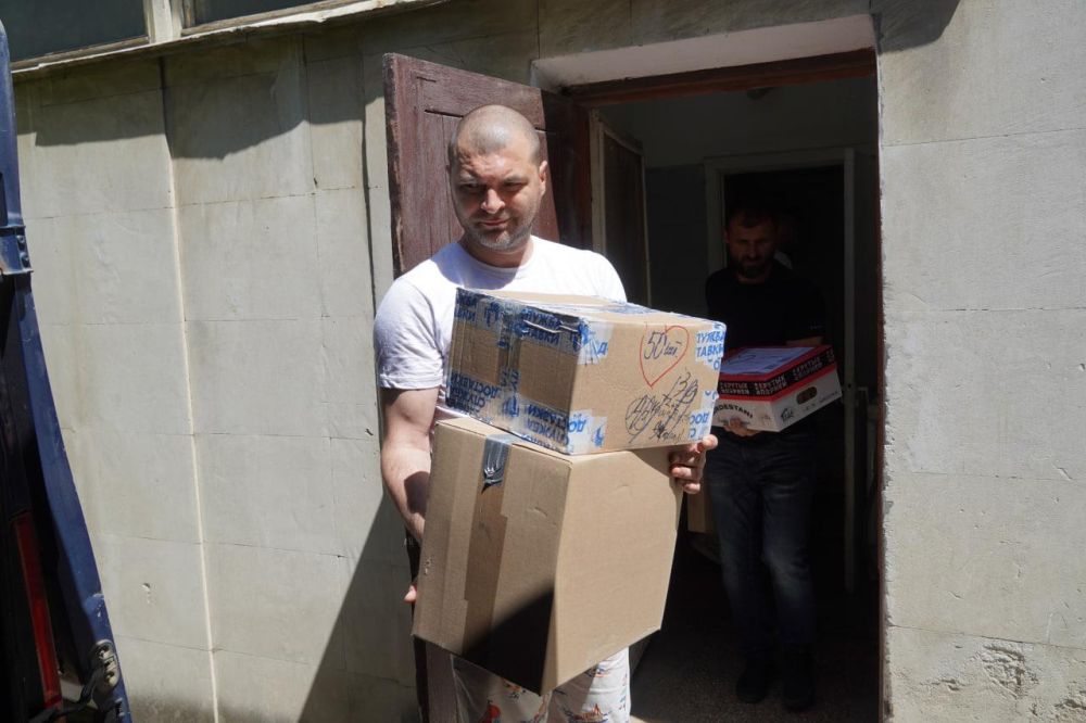 #своих_не_бросаем. Участники СВО из Керчи продолжают получать помощь земляков. Предприятия, предприниматели, образовательные учреждения, волонтерские организации, неравнодушные керчане активно участвуют в сборе гуманитарного груза для наших бойцов #своих_не_бросаем. Участники СВО из Керчи продолжают получать помощь земляков. Предприятия, предприниматели, образовательные учреждения, волонтерские организации, неравнодушные керчане активно участвуют в сборе гуманитарного груза для наших бойцов