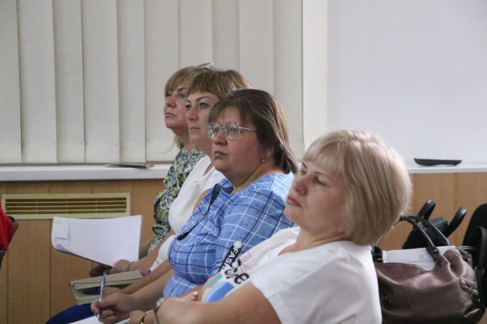 Ольга Урайкина: Еженедельное совещание при Главе муниципального образования началось с поздравления с днём рождения Гайдаревой Инны Анатольевны - управляющей делами Бахчисарайского районного совета! Ольга Урайкина: Еженедельное совещание при Главе муниципального образования началось с поздравления с днём рождения Гайдаревой Инны Анатольевны - управляющей делами Бахчисарайского районного совета!