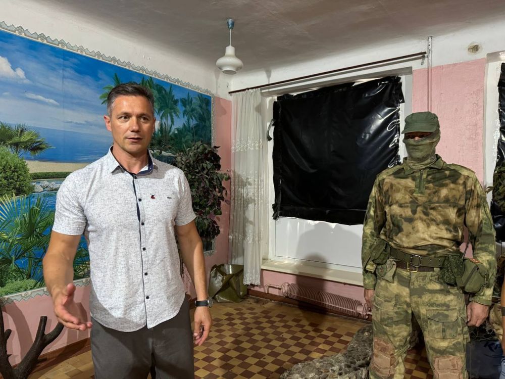 Александр Дудинов: Защитникам России. Передали «за ленточку» маскировочные сети, бутилированную воду и продукты питания.... Александр Дудинов: Защитникам России. Передали «за ленточку» маскировочные сети, бутилированную воду и продукты питания....