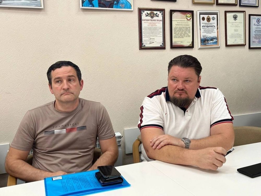 Министр спорта Ольга Торубарова совместно с заместителями Сергеем Гниздыло, Шерифом Османовым и председателем Общественного... Министр спорта Ольга Торубарова совместно с заместителями Сергеем Гниздыло, Шерифом Османовым и председателем Общественного...