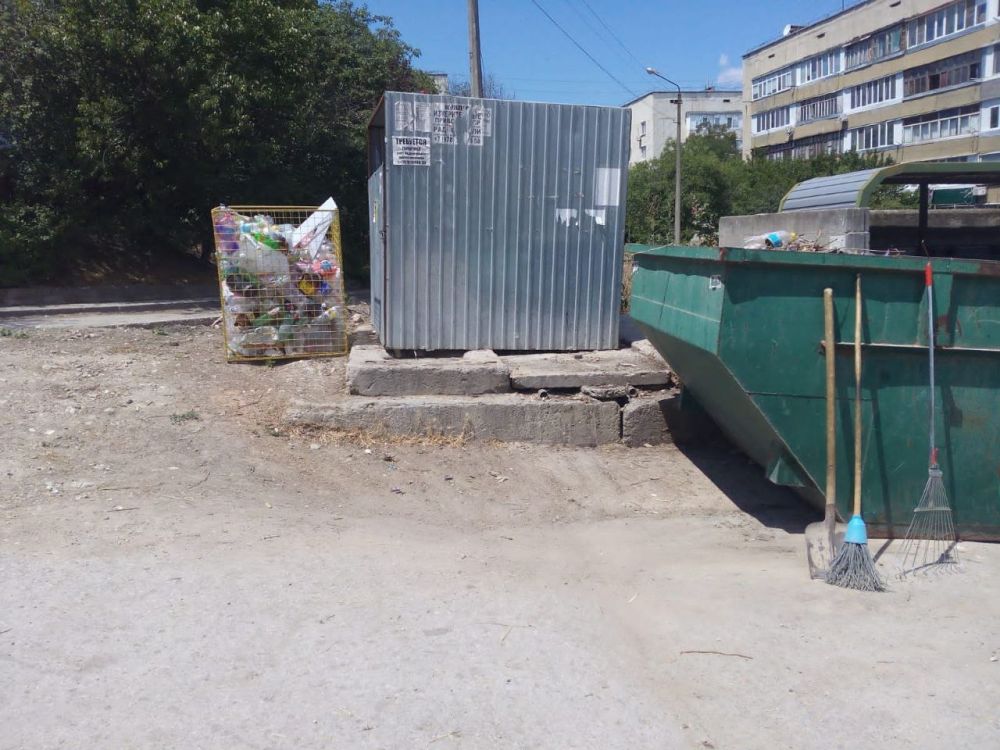 Уважаемые друзья!. Вот уже неделю по району «Челноки» нашей командой проводятся масштабные уборочные работы: покосы, опиловка сухих веток деревьев, сгребание травы и мусора Уважаемые друзья!. Вот уже неделю по району «Челноки» нашей командой проводятся масштабные уборочные работы: покосы, опиловка сухих веток деревьев, сгребание травы и мусора