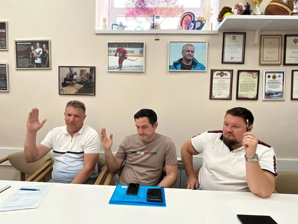 Министр спорта Ольга Торубарова совместно с заместителями Сергеем Гниздыло, Шерифом Османовым и председателем Общественного... Министр спорта Ольга Торубарова совместно с заместителями Сергеем Гниздыло, Шерифом Османовым и председателем Общественного...