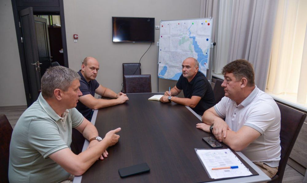 Айдер Типпа: В Евпатории прошла рабочая встреча с главой администрации города Александром Юрьевым Айдер Типпа: В Евпатории прошла рабочая встреча с главой администрации города Александром Юрьевым