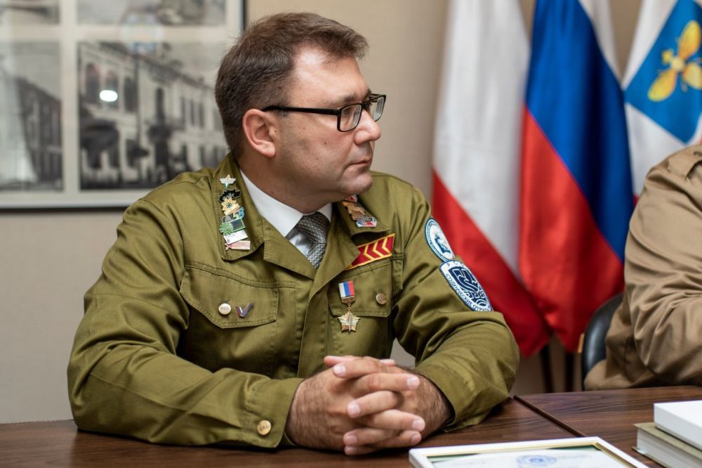 Михаил Афанасьев: Встретился с представителями Центрального и регионального штабов Молодёжной общероссийской общественной организации «Российские Студенческие Отряды» Михаил Афанасьев: Встретился с представителями Центрального и регионального штабов Молодёжной общероссийской общественной организации «Российские Студенческие Отряды»