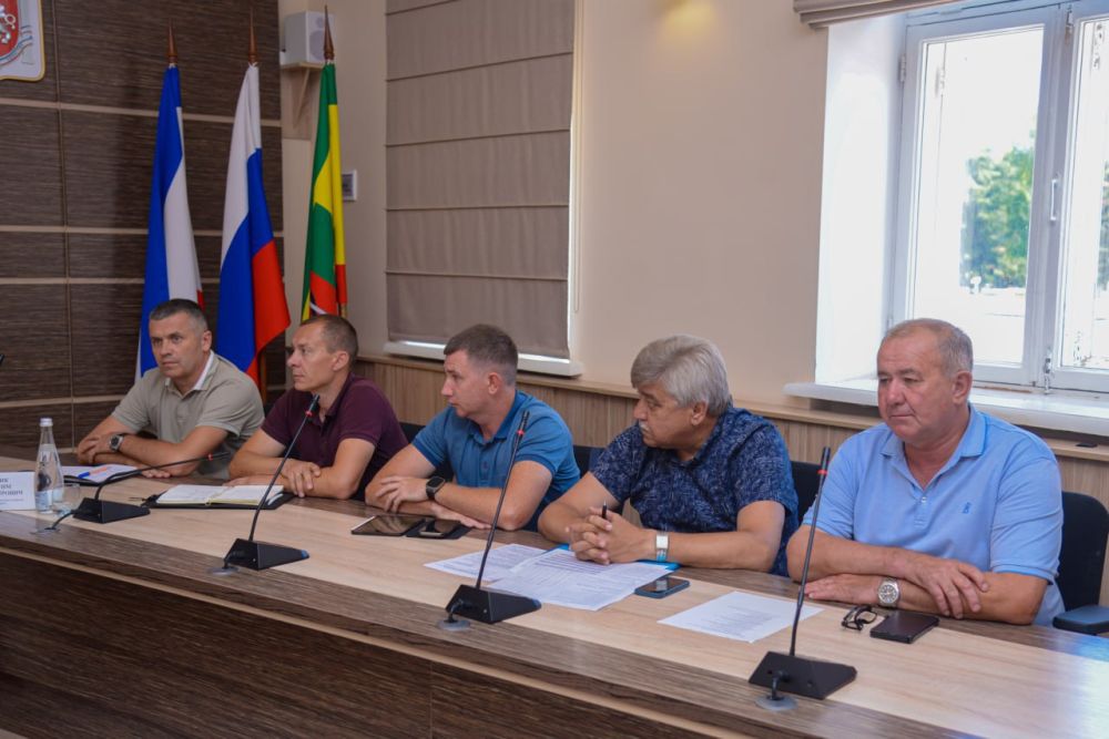 Юрий Гоцанюк: В Евпатории под руководством Главы Крыма состоялось совещание по вопросам функционирования коммунальных служб, саночистки и уборки городских территорий Юрий Гоцанюк: В Евпатории под руководством Главы Крыма состоялось совещание по вопросам функционирования коммунальных служб, саночистки и уборки городских территорий