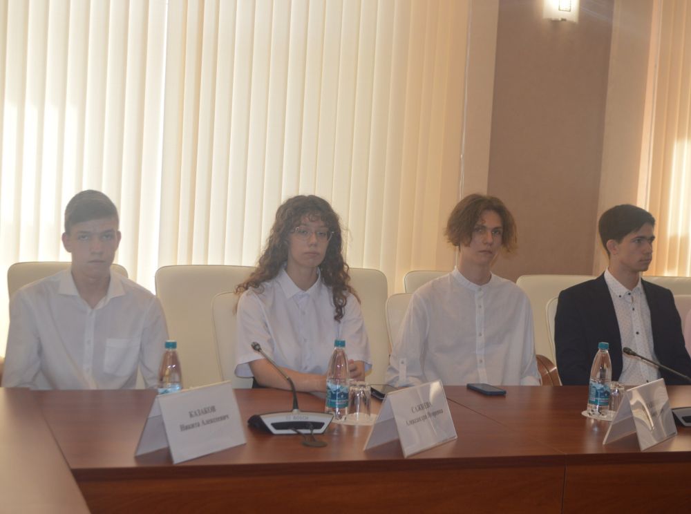 Валентина Лаврик: В 2024 году 100 баллов получили 27 выпускников текущего года и 4 выпускника прошлых лет (всего 31 человек)