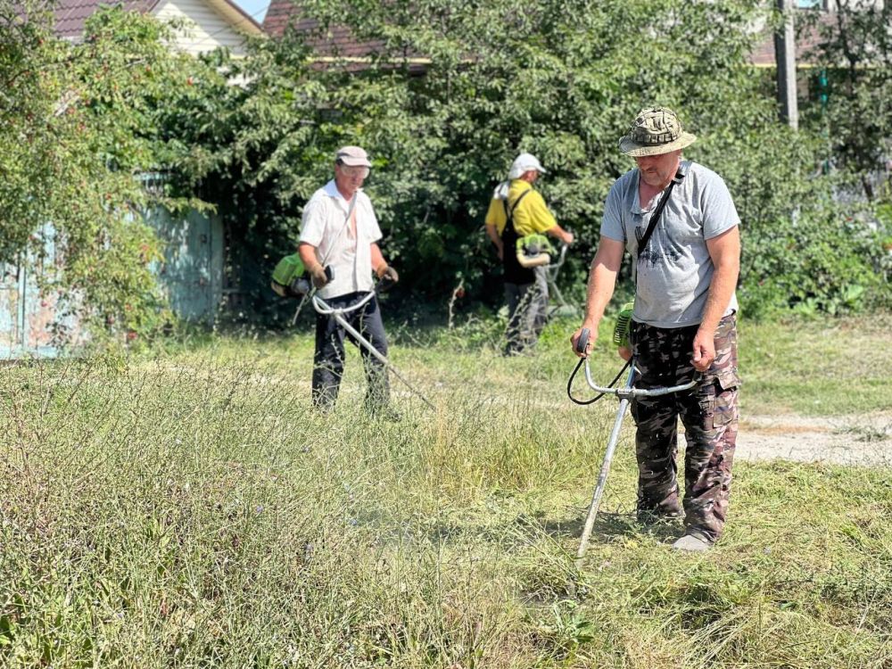 Ежедневная работа по санитарной очистке города продолжается на системном уровне Ежедневная работа по санитарной очистке города продолжается на системном уровне