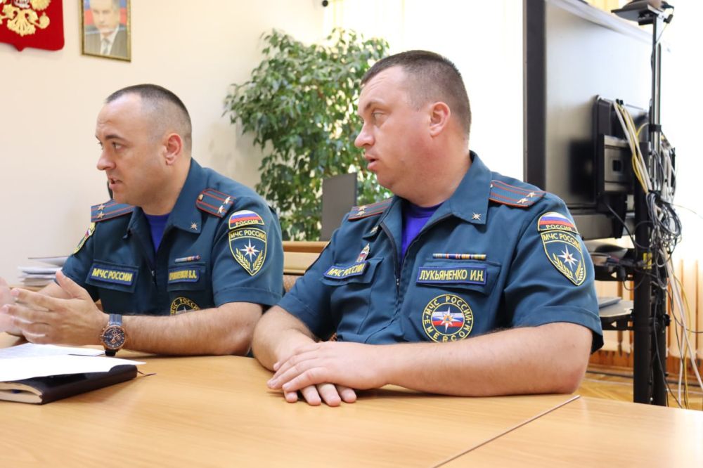 Глава администрации Симферопольского района Кратюк Д.В Глава администрации Симферопольского района Кратюк Д.В