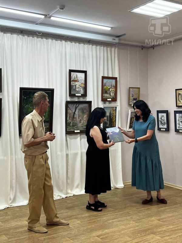 В Крымскотатарском музее культурно-исторического наследия презентовали выставку художника Владимира Малькова В Крымскотатарском музее культурно-исторического наследия презентовали выставку художника Владимира Малькова