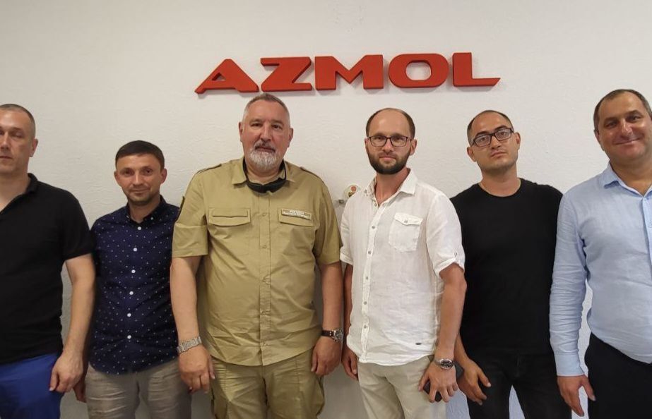 "Бердянские жатки" и "Azmol" — эти два бердянских гражданских предприятия при должной организации труда и стабильной работе с покупателями их продукции (а она более чем востребована!) способны значительно нарастить бюджет Запорожской области "Бердянские жатки" и "Azmol" — эти два бердянских гражданских предприятия при должной организации труда и стабильной работе с покупателями их продукции (а она более чем востребована!) способны значительно нарастить бюджет Запорожской области
