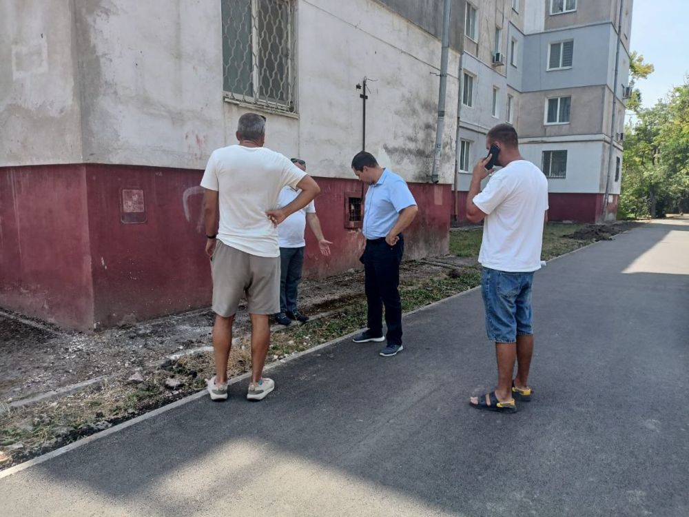 #городские_новости. Олег КАТОРГИН совместно с контролерами и представителями подрядной организации «СТГ-ЮГ» проинспектировал уборку улично-дорожной сети на ул. орького, выявил ряд недостатков #городские_новости. Олег КАТОРГИН совместно с контролерами и представителями подрядной организации «СТГ-ЮГ» проинспектировал уборку улично-дорожной сети на ул. орького, выявил ряд недостатков