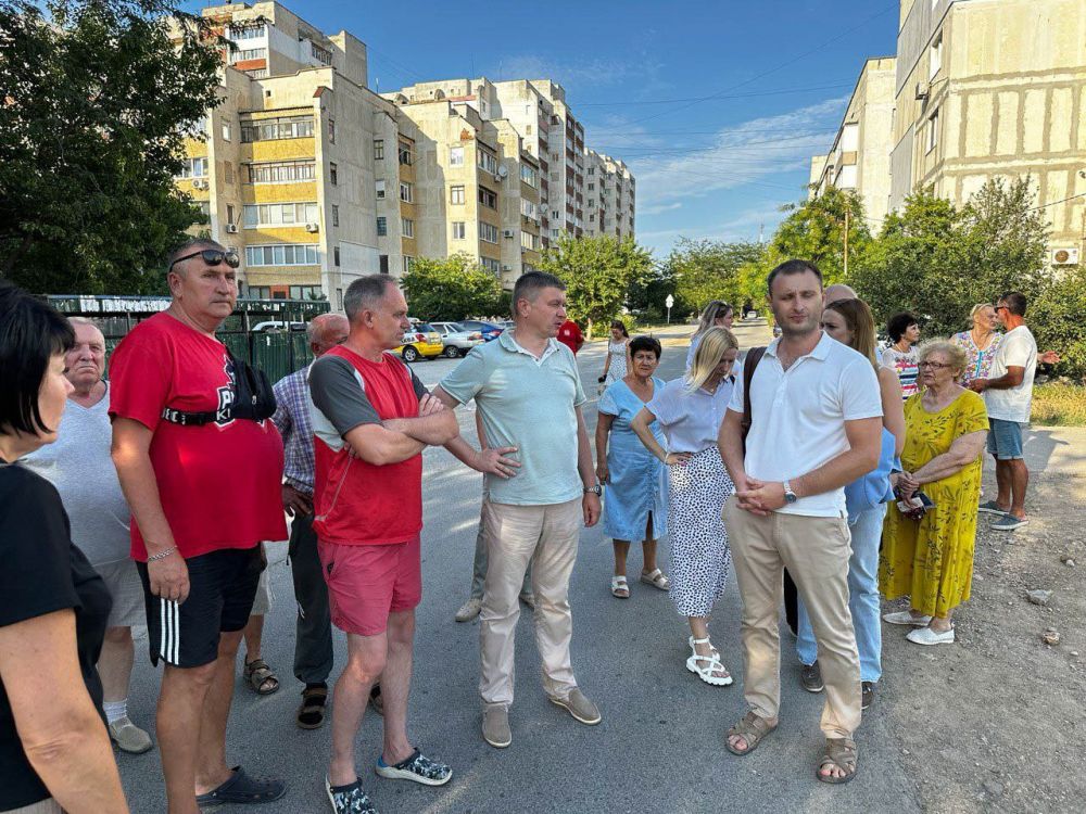 Александр Юрьев: Сегодня встретился с председателями многоквартирных домов, расположенных по таким адресам: Александр Юрьев: Сегодня встретился с председателями многоквартирных домов, расположенных по таким адресам: