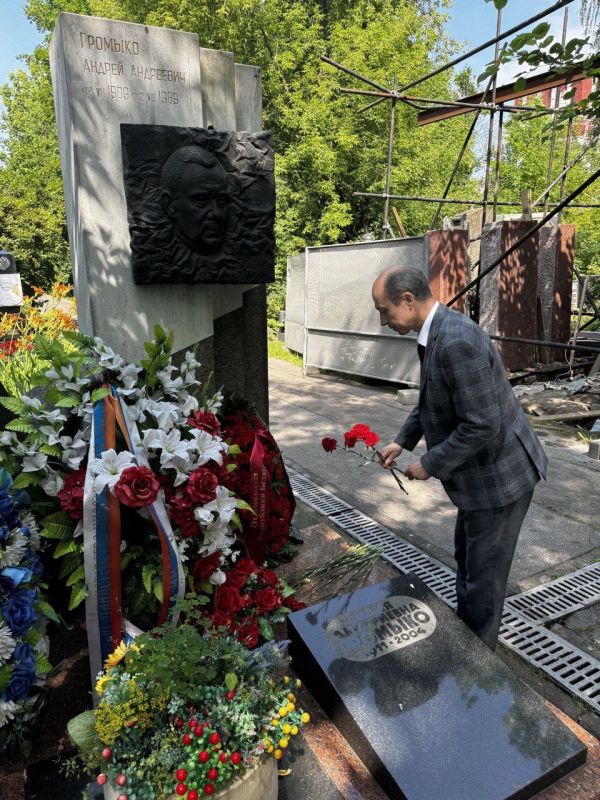 В рамках мероприятий к 105-летию белорусской дипломатической службы Временный поверенный в делах Республики Беларусь в... В рамках мероприятий к 105-летию белорусской дипломатической службы Временный поверенный в делах Республики Беларусь в...