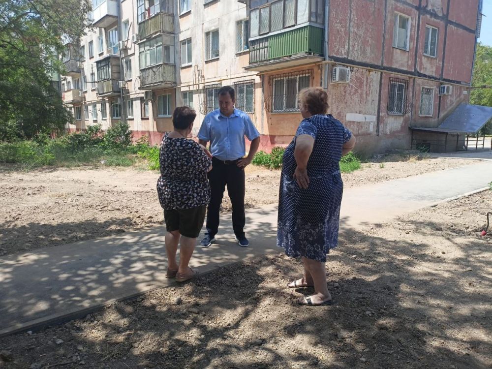 #городские_новости. Олег КАТОРГИН совместно с контролерами и представителями подрядной организации «СТГ-ЮГ» проинспектировал уборку улично-дорожной сети на ул. орького, выявил ряд недостатков #городские_новости. Олег КАТОРГИН совместно с контролерами и представителями подрядной организации «СТГ-ЮГ» проинспектировал уборку улично-дорожной сети на ул. орького, выявил ряд недостатков