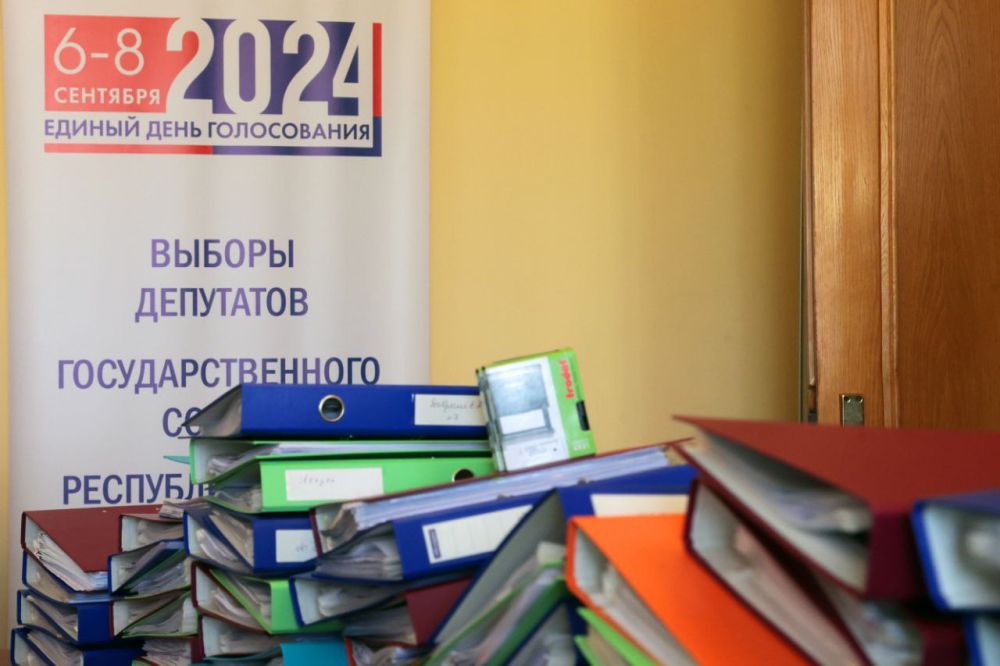 Владимир Константинов: Крымское региональное отделение «Единой России» представило в Избирательную комиссию Крыма документы... Владимир Константинов: Крымское региональное отделение «Единой России» представило в Избирательную комиссию Крыма документы...