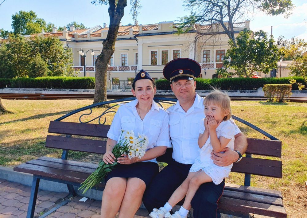 Ко дню семьи, любви и верности семья Щербаковых поделилась секретами семейного счастья Ко дню семьи, любви и верности семья Щербаковых поделилась секретами семейного счастья